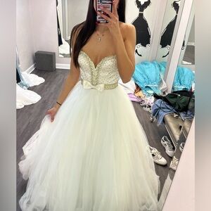 Brand new Sherri Hill ballgown! Absolutely gorgeous detailing!